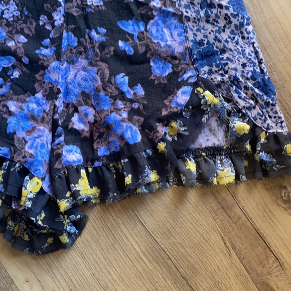 Free People printed shorts size 2 - Picture 4 of 14